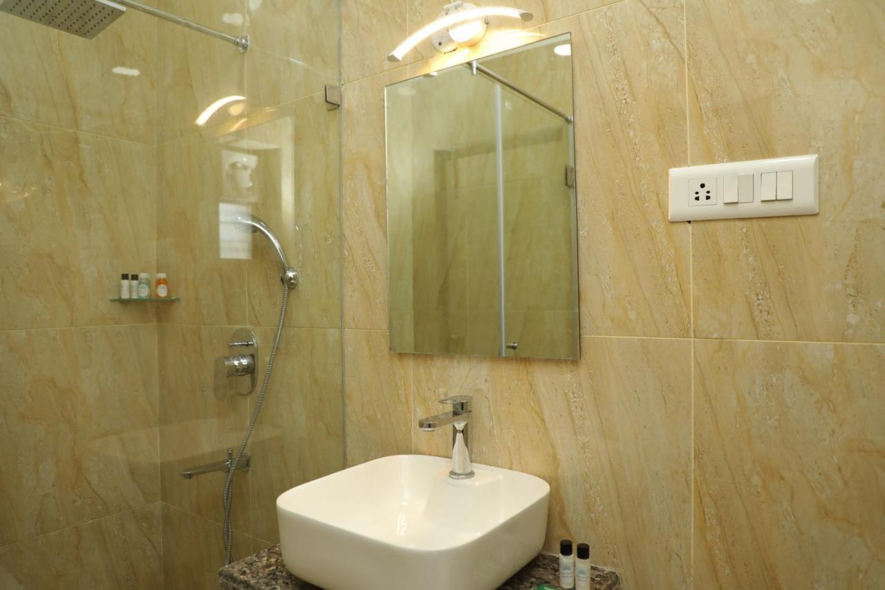 Hotel Bandhan Residency Kolkata Bagian luar foto